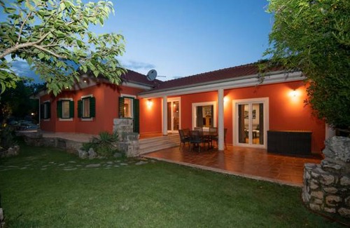 Grubine House | 3 bedroom accommodation in Grubine