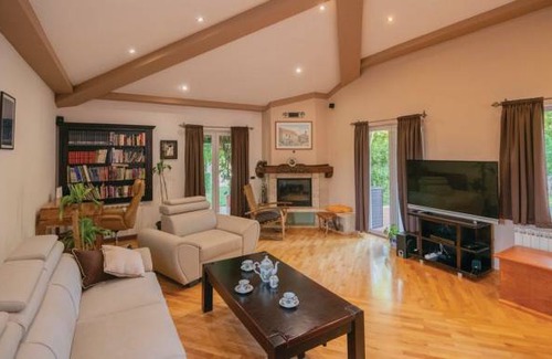 Grubine House | 3 bedroom accommodation in Grubine