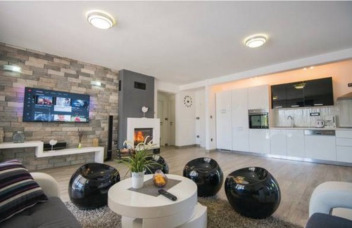 Grubine House | 3 bedroom accommodation in Grubine