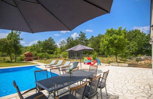 Grubine House | 3 bedroom accommodation in Grubine