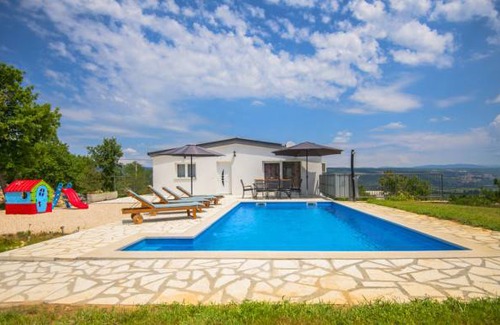 Grubine House | 3 bedroom accommodation in Grubine