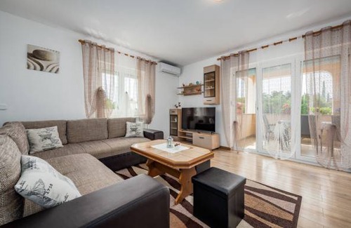 Buici Apartment | 3 bedroom accommodation in Porec