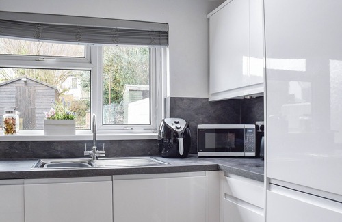 Cwmcarn Cottage | 3 bedroom accommodation in Crosskeys, near Newport