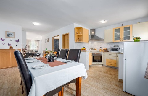 Buici Apartment | 3 bedroom accommodation in Porec