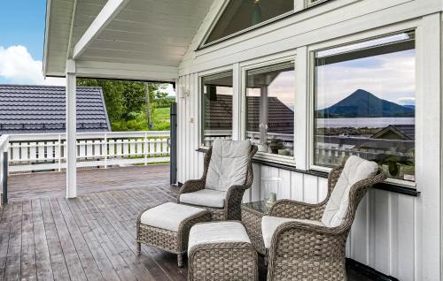 Fraena House | 3 Bedroom Amazing Home In Elnesvågen