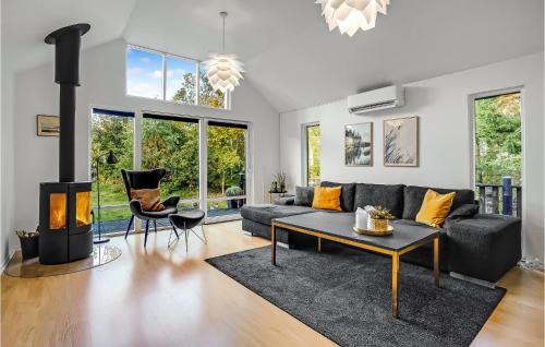 Skødshoved Strand House | 3 Bedroom Amazing Home In Knebel