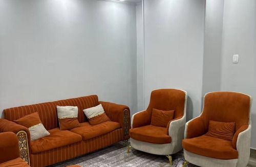 Al-Jamaliyah Apartment | 3-bedroom apartment near downtown, Jame Anwar, VIP Rare find.