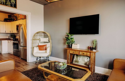 Madison Apartment | 3-bedroom apartment downtown Madison