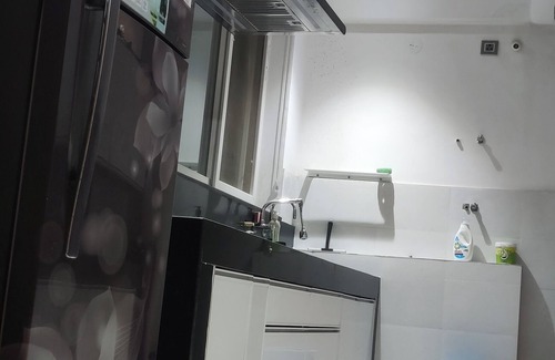 Toli Chowki Apartment | 3-bedroom apartment in perfect Hyderabad with AC