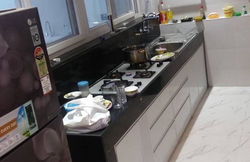 Toli Chowki Apartment | 3-bedroom apartment in perfect Hyderabad with AC