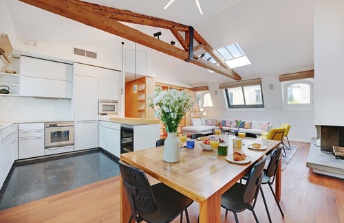 Sorbonne Apartment | 3 BEDROOM APARTMENT IN ST. GERMAIN WITH AIRCON