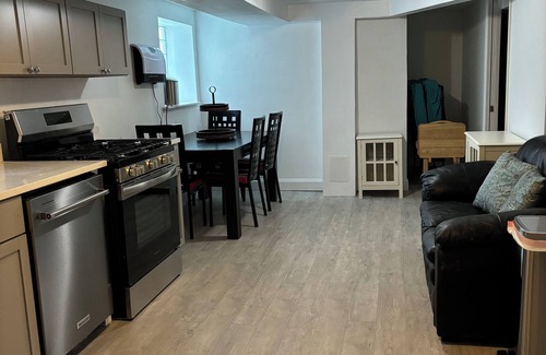 Cragin Apartment | 3-bedroom apt .on North Side! Great location between downtown and the airport.