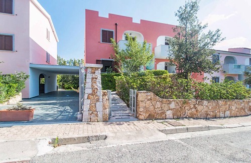 Sos Alinos Apartment | 3 bedroom awesome apartment in Orosei