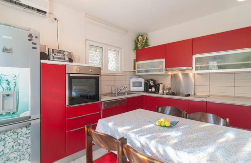 Splitska House | 3 bedroom awesome home in Splitska