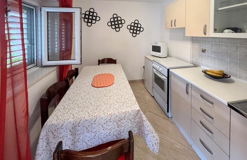 Splitska House | 3 bedroom awesome home in Splitska
