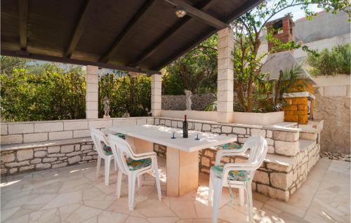 Splitska House | 3 Bedroom Awesome Home In Splitska