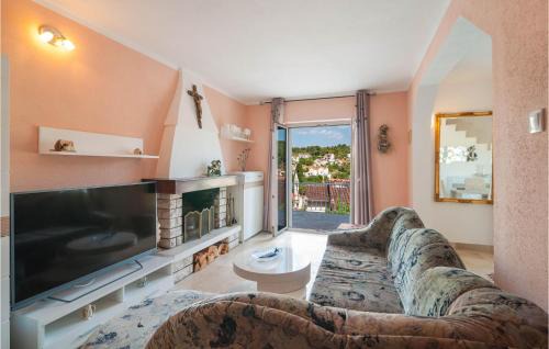 Splitska House | 3 Bedroom Awesome Home In Splitska