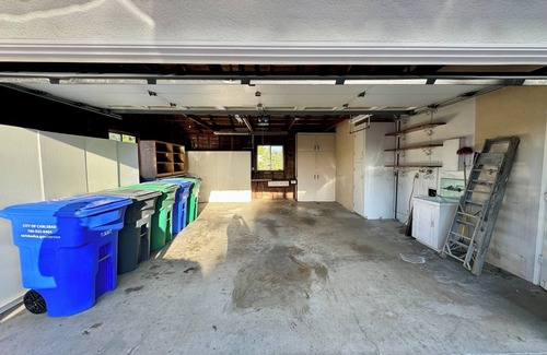 Olde Carlsbad House | 3-bedroom beach house Carlsbad-1 mile to beach, family & pet friendly, LEGOLAND