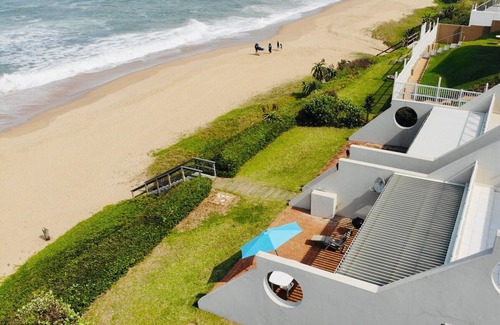 Ballito Apartment | 3 Bedroom Beachfront Apartment