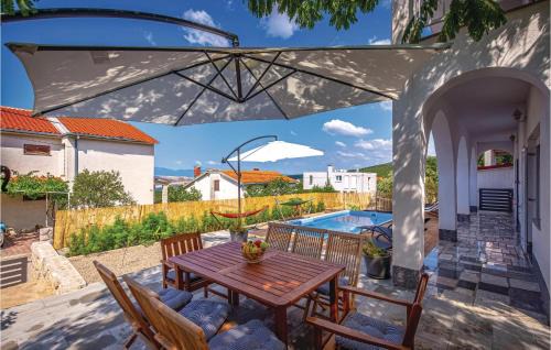 Jadranovo Apartment | 3 Bedroom Beautiful Apartment In Jadranovo