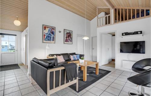 Houstrup House | 3 Bedroom Beautiful Home In Nørre Nebel