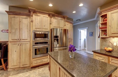 Torrey House | 3 bedroom Beautiful Home minutes from Capitol Reef National Park