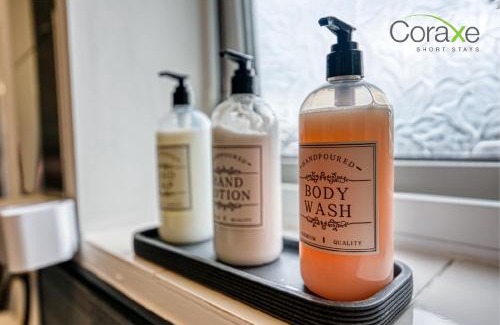 Cradley House | 3 Bedroom Blissful Living for Contractors and Families by Coraxe Short Stays