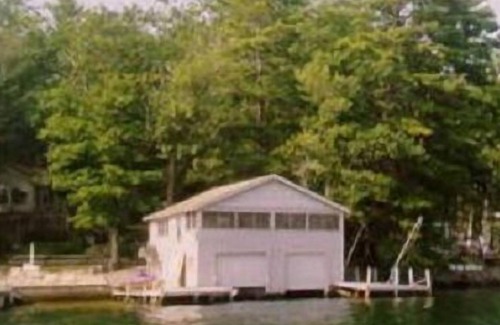 Laconia Cottage | 3 Bedroom Boathouse On Paugus Bay Lake Winnipesaukee