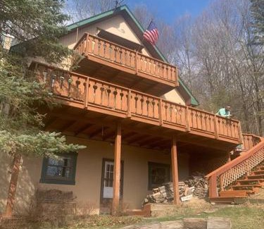 Terra Alta House | 3 Bedroom Cabin at Alpine Lake, near Deep Creek-WISP Resort