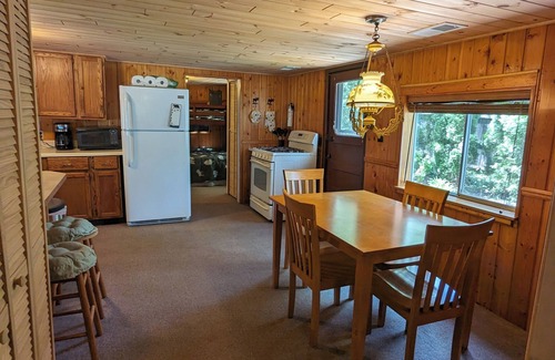 Harrison Cabin | 3 bedroom Cabin on Bertha Lake w/private beach!