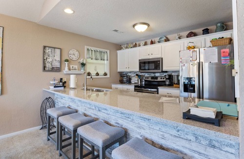 Village of Four Seasons Condo | 3-bedroom condo just 10 minutes from Lake of the Ozarks