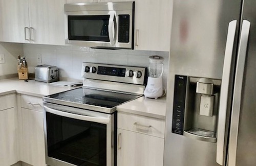 Bella Vista Condo | 3 Bedroom Condo on Carlin Park walk to the Beach .