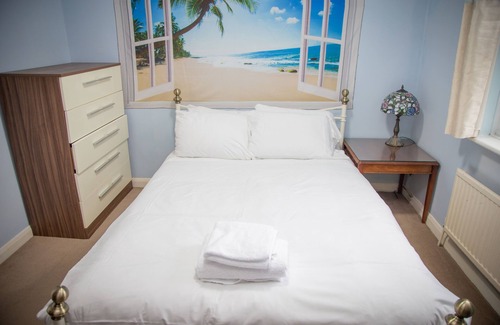 Rochester House | 3 Bedroom Cosy and Spacious House for 6