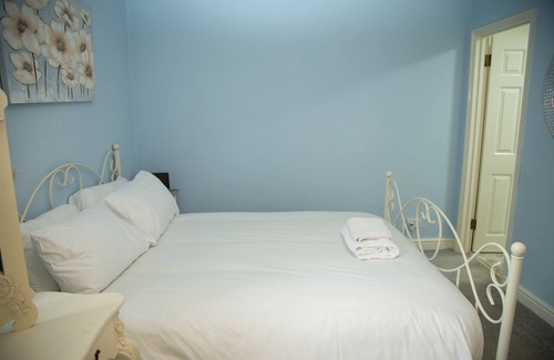 Rochester House | 3 Bedroom Cosy and Spacious House for 6