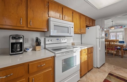 Myrtle Beach Cottage | 3 Bedroom Cottage with a short walk to the Beach
