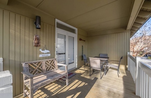 Myrtle Beach Cottage | 3 Bedroom Cottage with a short walk to the Beach