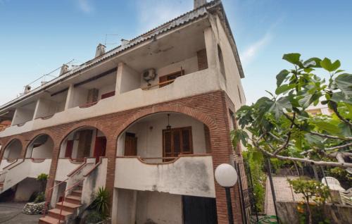 Scalea Apartment | 3 Bedroom Cozy Apartment In Scalea