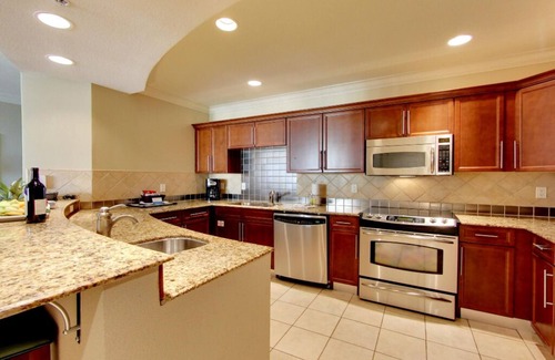 Destin Resort | 3 Bedroom Deluxe, Pool View on Destin Beach, Wyndham Emerald Grande!