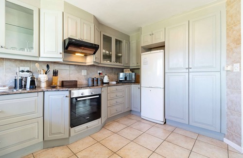 Hout Bay Apartment | 3 Bedroom Family Apartment Beach Club - Houtbay