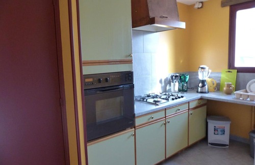 Dompierre-sur-Besbre Cottage | 3-bedroom cottage near attractions with garden & Wi-Fi