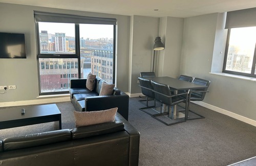 Newcastle-upon-Tyne Apartment | 3 Bedroom Apartment Quayside Newcastle Upon Tyne