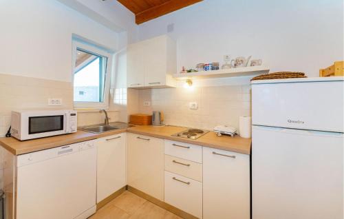 Velim House | 3 Bedroom Gorgeous Home In Benkovac