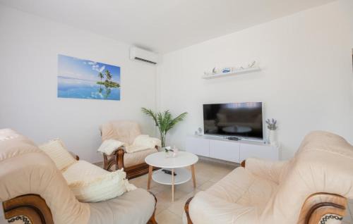 Prolozac House | 3 Bedroom Gorgeous Home In Sumet