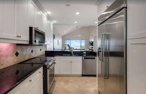 Grace Bay Condo | 3 Bedroom Grace Bay Beachfront Penthouse at Grandview