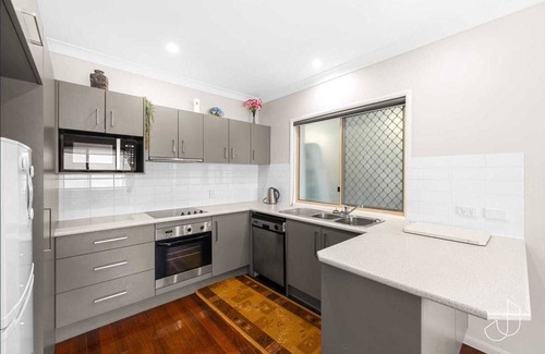 Eagle Heights House | 3-bedroom house in enchanting Tamborine Mountain with AC
