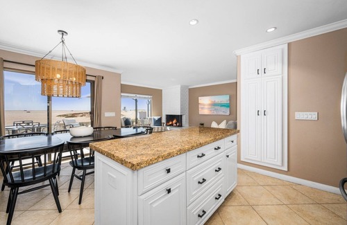 Balboa Peninsula House | 3 Bedroom Home in Balboa - Walk to Pier & Restaurants