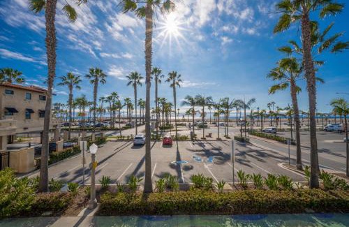 Balboa Peninsula House | 3 Bedroom home on the beach steps from Balboa Pier