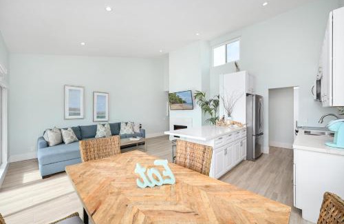 Balboa Peninsula House | 3 Bedroom home on the beach steps from Balboa Pier