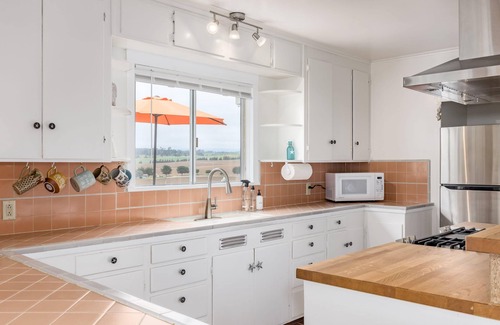 La Selva Beach House | 3 Bedroom Home with Stunning Views - Dog friendly!