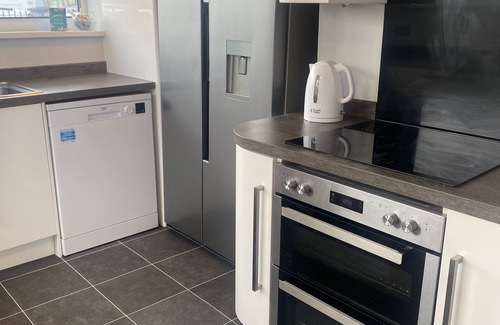 Kingskerswell House | 3 Bedroom House, Hot Tub,Torbay, Sleeps 6, Parking